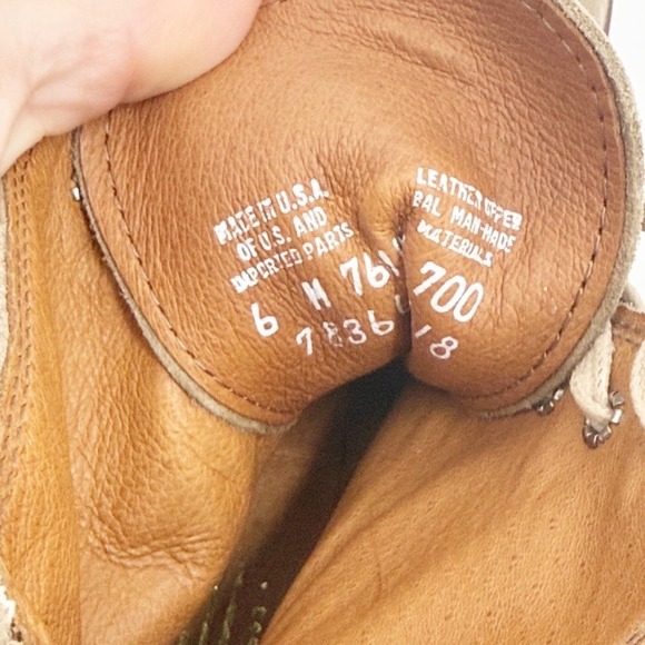 FRYE SABRINA 6G LACE UP Boots Tan Suede Block Heel Ankle Booties size 6 - Picture 9 of 10